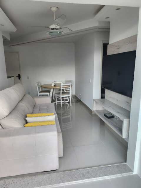 Apartamento à venda com 2 quartos, 60m² - Foto 2