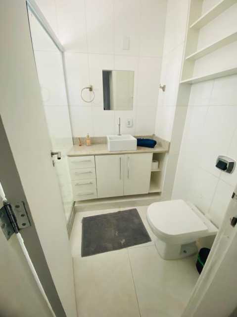 Apartamento à venda com 2 quartos, 85m² - Foto 2