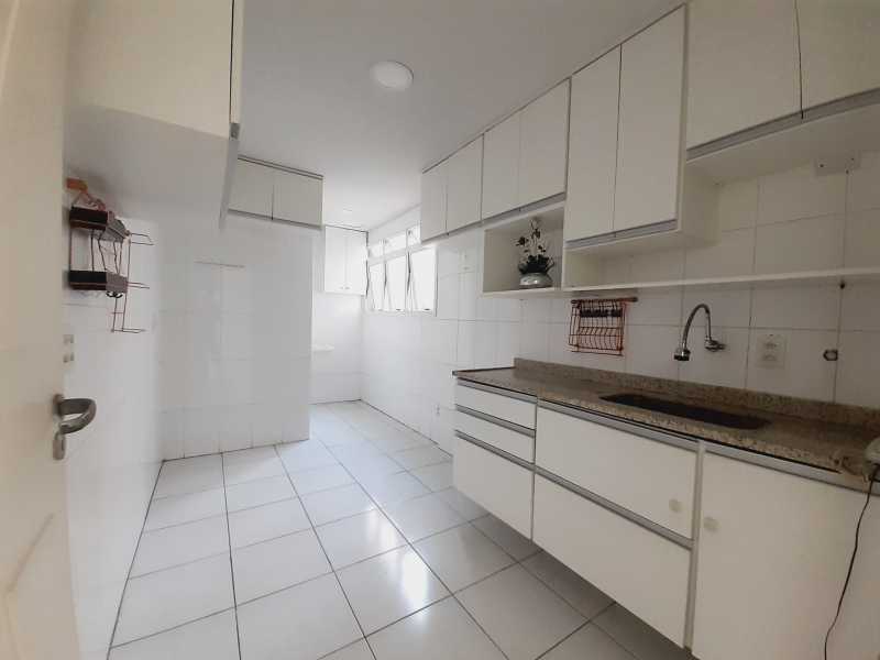 Apartamento à venda com 3 quartos, 96m² - Foto 8