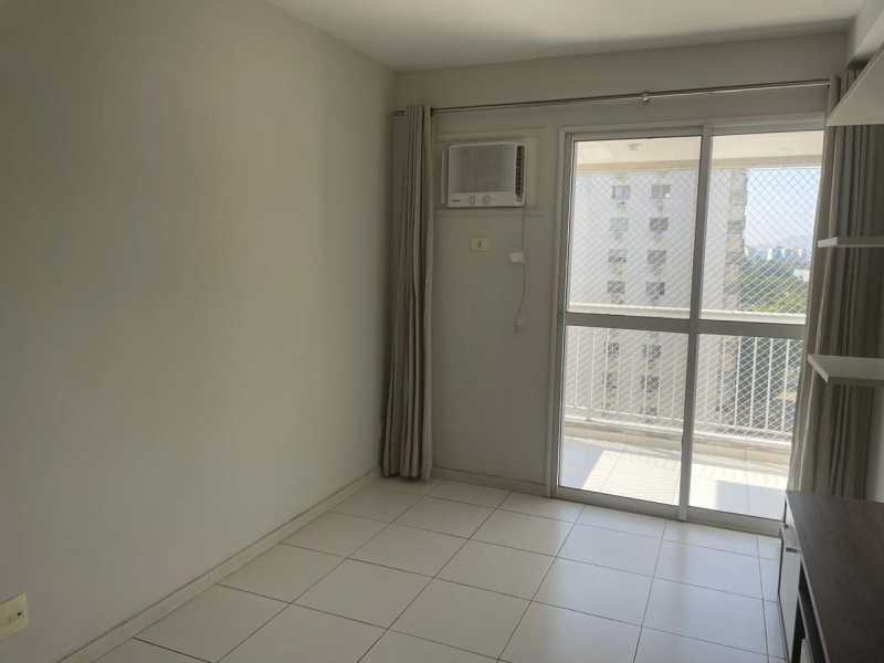 Apartamento à venda com 2 quartos, 67m² - Foto 6