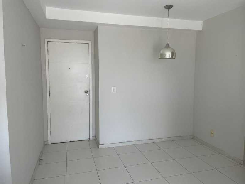 Apartamento à venda com 2 quartos, 67m² - Foto 3