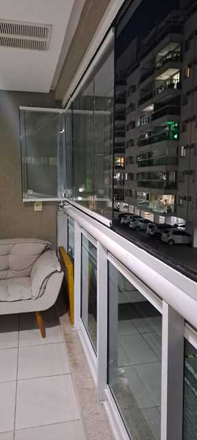 Apartamento à venda com 2 quartos, 62m² - Foto 2