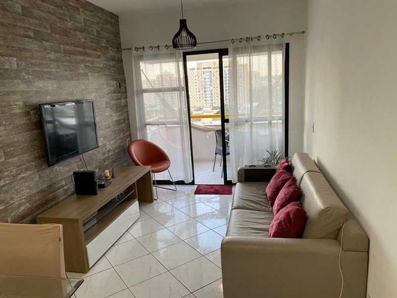 Apartamento à venda com 2 quartos, 63m² - Foto 1