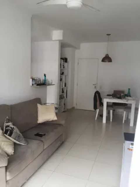 Apartamento à venda com 2 quartos, 67m² - Foto 2