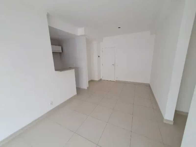 Apartamento à venda com 2 quartos, 67m² - Foto 5