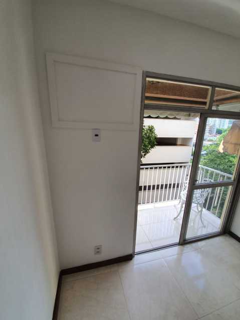 Apartamento à venda com 3 quartos, 92m² - Foto 7