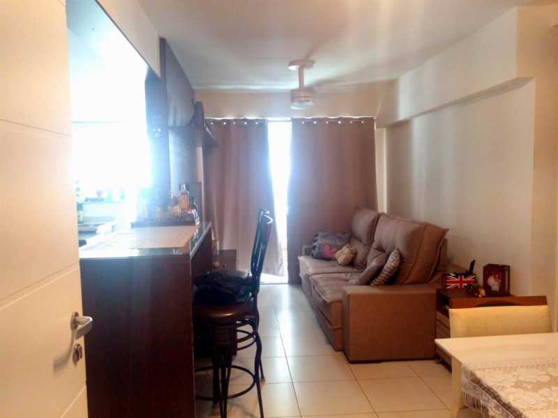 Apartamento à venda com 2 quartos, 62m² - Foto 2