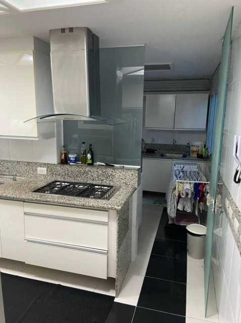 Apartamento à venda com 3 quartos, 201m² - Foto 11