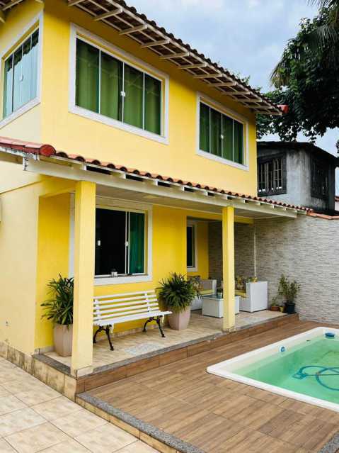 Casa de Condomínio à venda com 4 quartos, 270m² - Foto 2