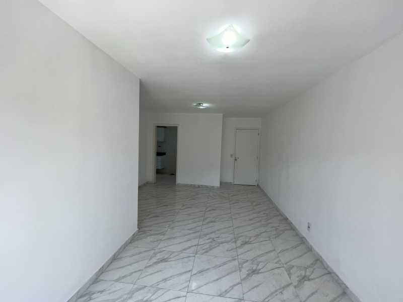 Apartamento à venda com 4 quartos, 96m² - Foto 2