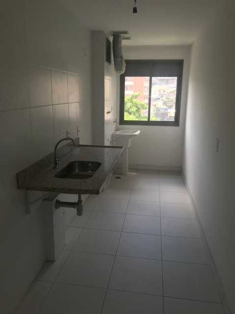 Apartamento à venda com 2 quartos, 75m² - Foto 4