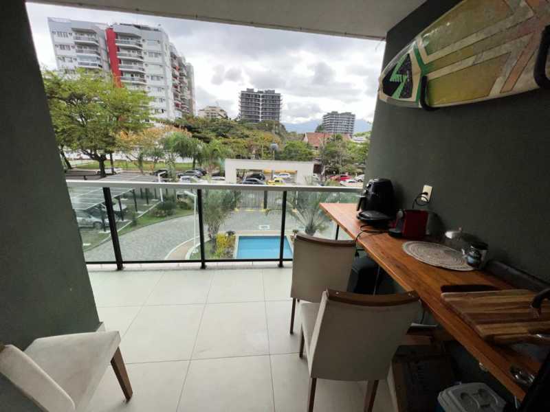 Apartamento à venda com 3 quartos, 78m² - Foto 3