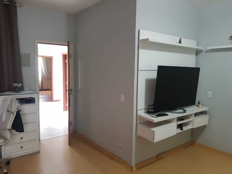 Casa à venda com 3 quartos, 231m² - Foto 18