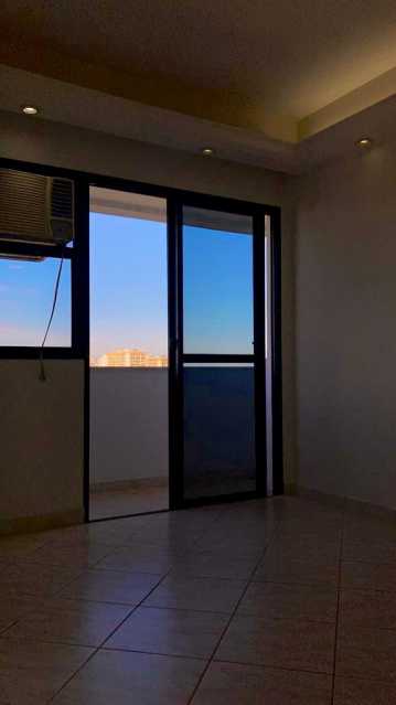 Apartamento à venda com 2 quartos, 75m² - Foto 3