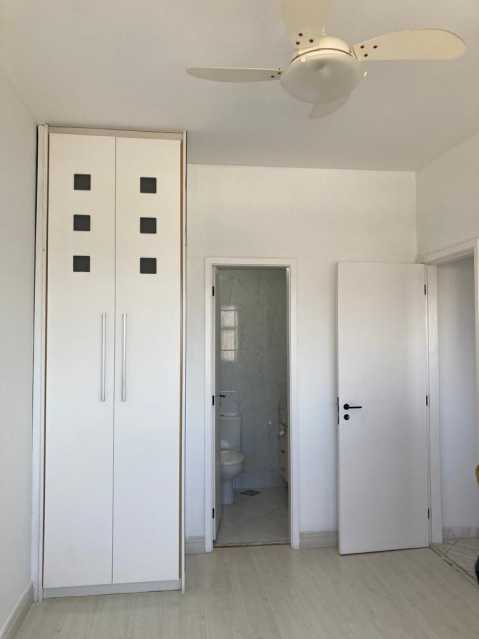 Apartamento à venda com 2 quartos, 75m² - Foto 9