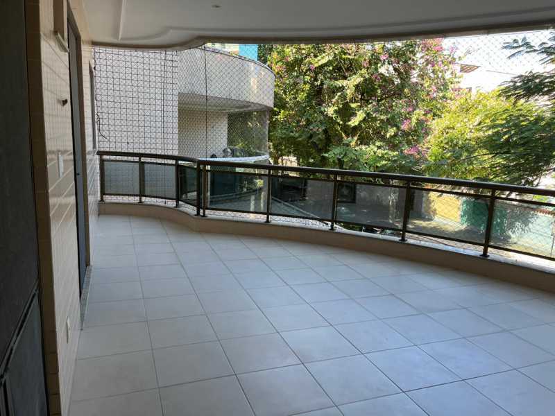 Apartamento à venda com 3 quartos, 98m² - Foto 1