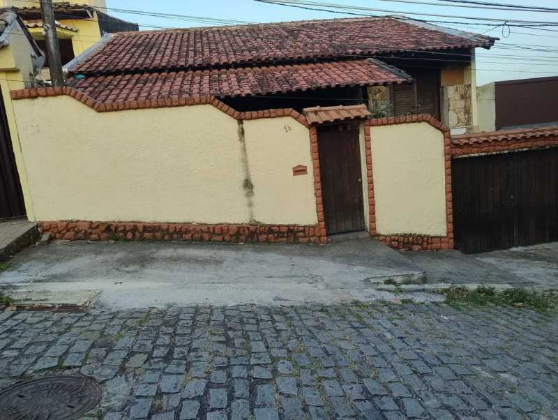 Casa de Condomínio à venda com 4 quartos, 195m² - Foto 1