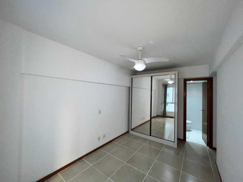 Apartamento à venda com 2 quartos, 70m² - Foto 13