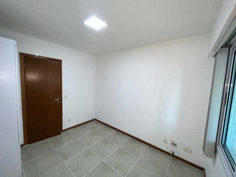 Apartamento à venda com 2 quartos, 70m² - Foto 12