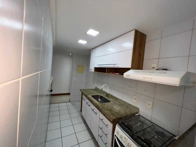 Apartamento à venda com 2 quartos, 70m² - Foto 19