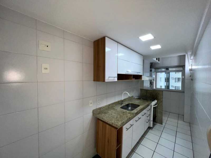 Apartamento à venda com 2 quartos, 70m² - Foto 18