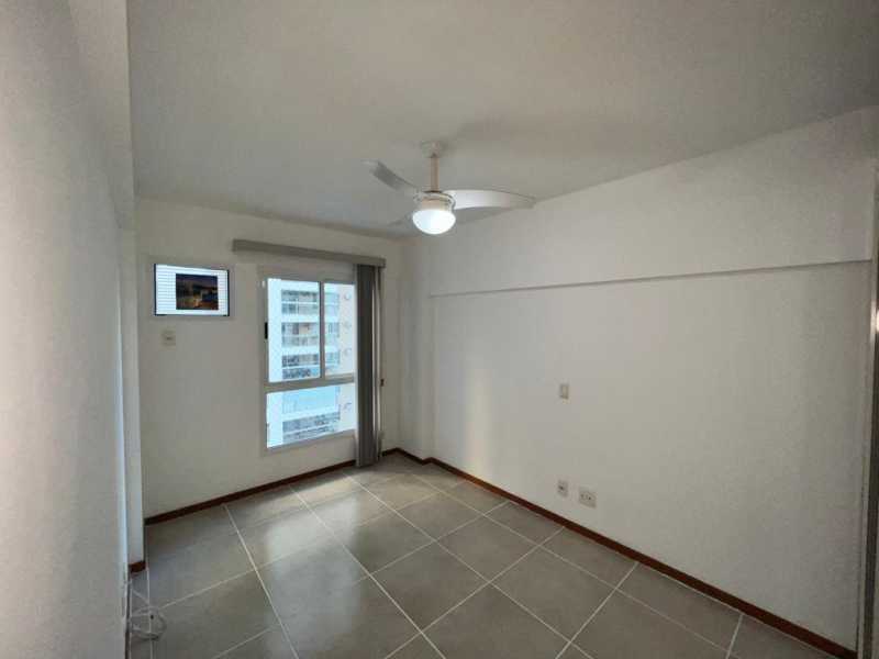 Apartamento à venda com 2 quartos, 70m² - Foto 14