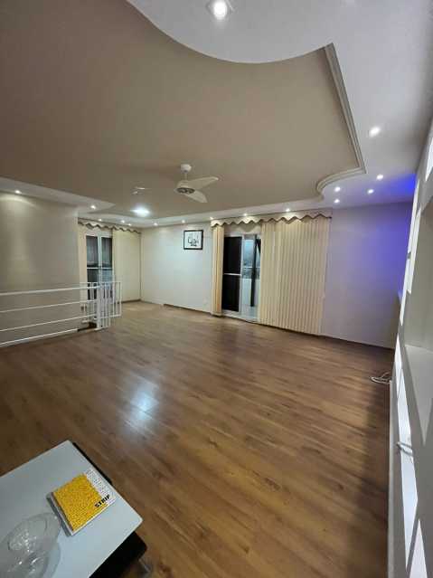 Cobertura à venda com 3 quartos, 160m² - Foto 1