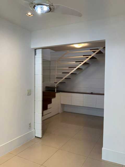 Cobertura à venda com 3 quartos, 200m² - Foto 10