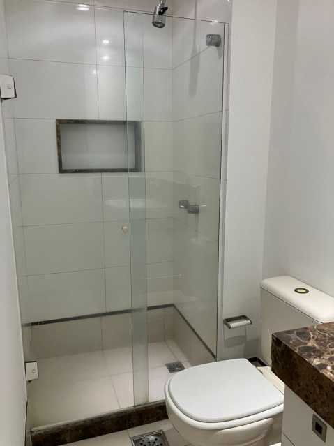 Cobertura à venda com 3 quartos, 200m² - Foto 17