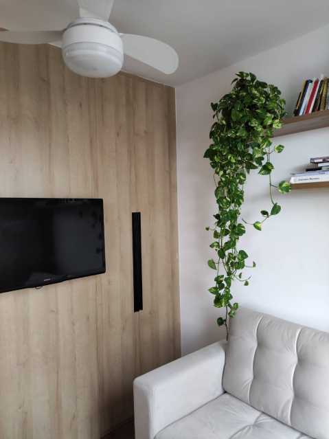 Apartamento à venda com 2 quartos, 70m² - Foto 3