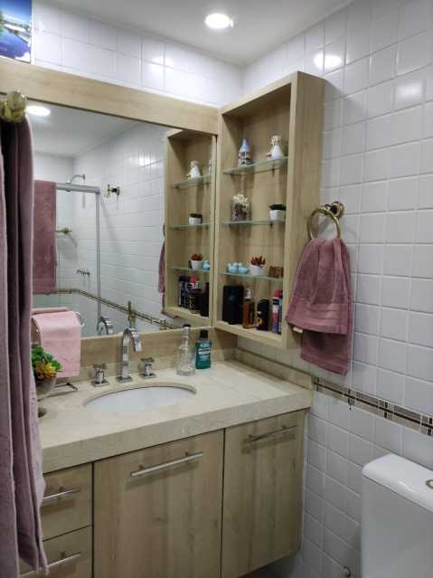 Apartamento à venda com 2 quartos, 70m² - Foto 13