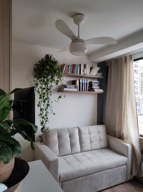 Apartamento à venda com 2 quartos, 70m² - Foto 4