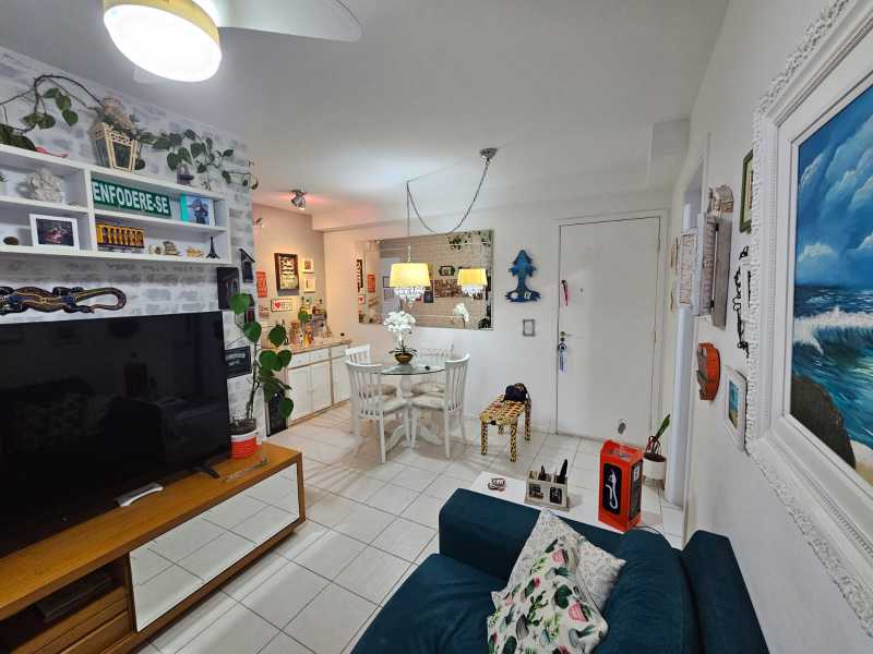 Apartamento à venda com 2 quartos, 57m² - Foto 11