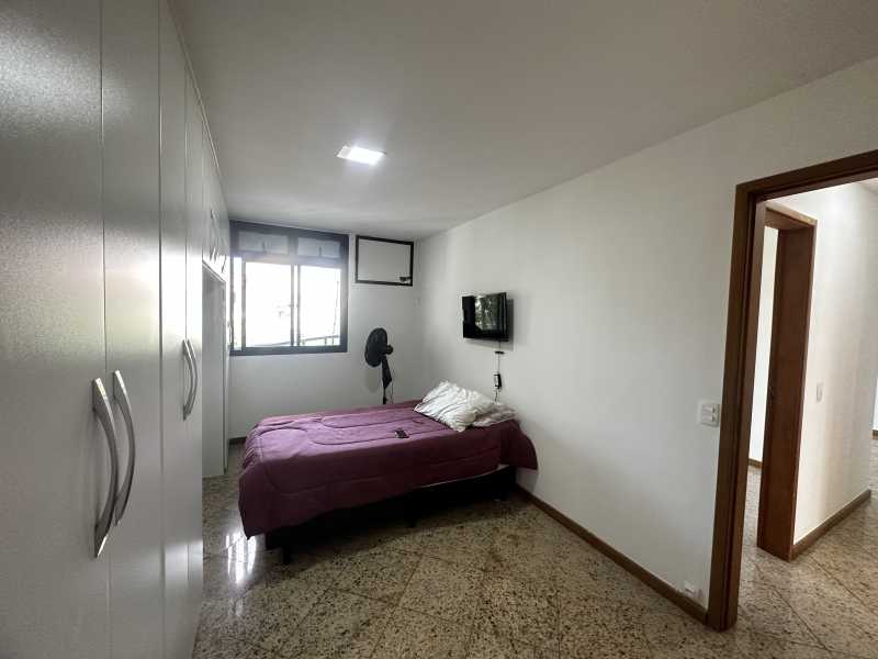 Apartamento à venda com 3 quartos, 130m² - Foto 12