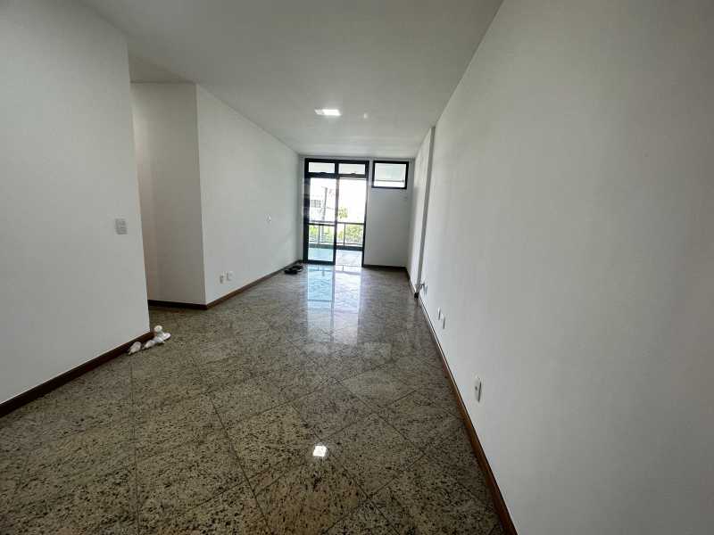 Apartamento à venda com 3 quartos, 130m² - Foto 3