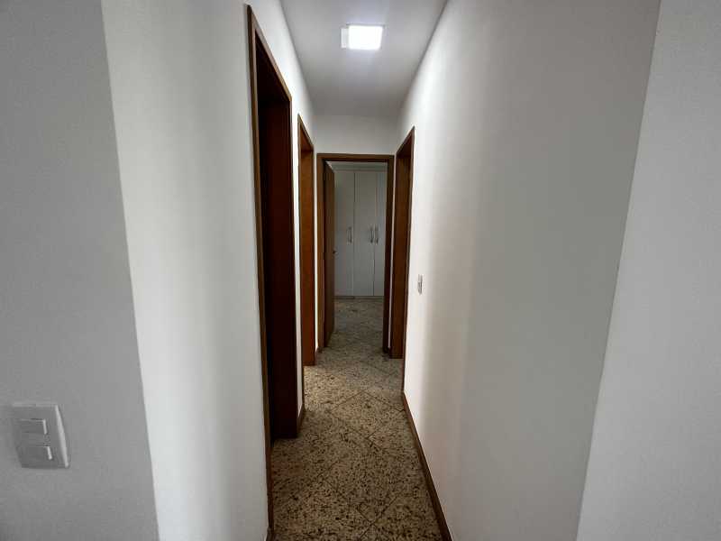 Apartamento à venda com 3 quartos, 130m² - Foto 13