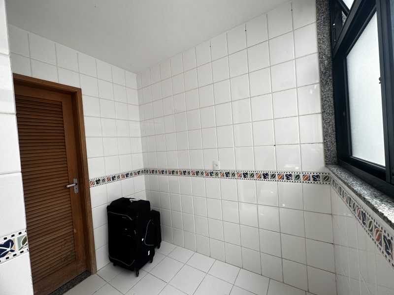 Apartamento à venda com 3 quartos, 130m² - Foto 15