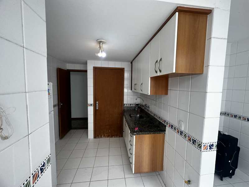 Apartamento à venda com 3 quartos, 130m² - Foto 17