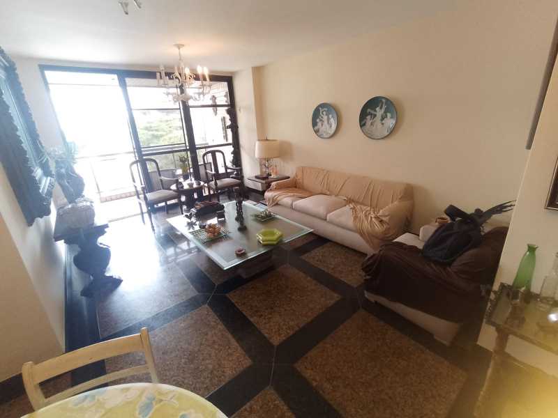 Apartamento à venda com 2 quartos, 106m² - Foto 6