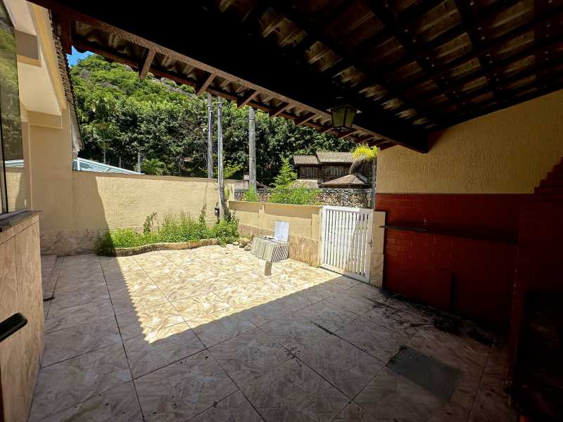 Casa de Condomínio à venda e aluguel com 3 quartos, 150m² - Foto 8