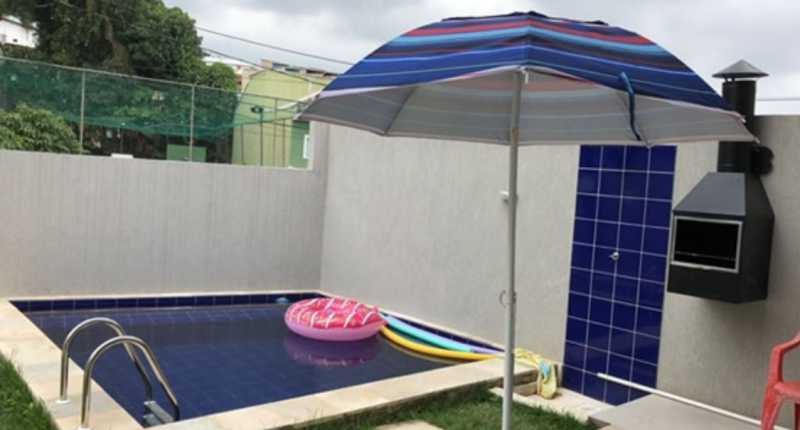 Casa de Condomínio à venda com 4 quartos, 200m² - Foto 2