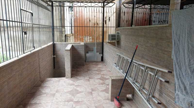 Casa de Condomínio à venda com 4 quartos, 200m² - Foto 28