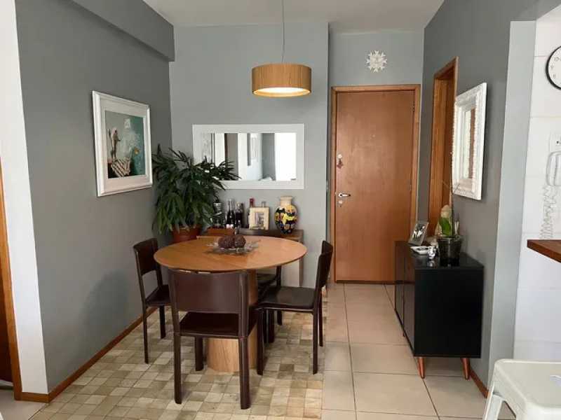 Apartamento à venda com 2 quartos, 70m² - Foto 9