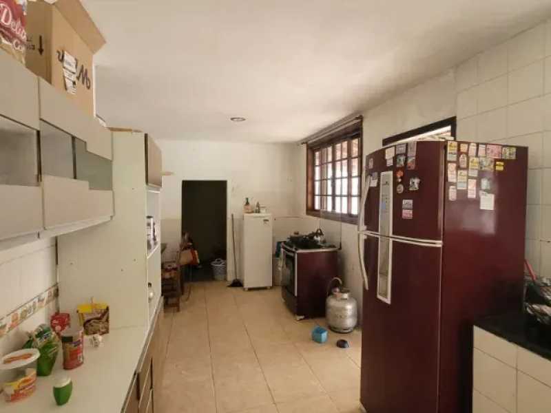 Casa à venda com 5 quartos, 310m² - Foto 4