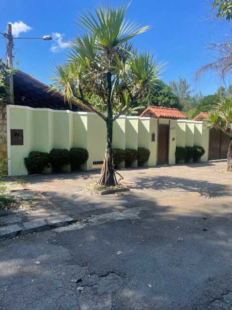 Casa de Condomínio à venda com 6 quartos, 460m² - Foto 2