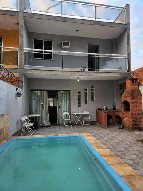 Casa à venda com 4 quartos, 270m² - Foto 1