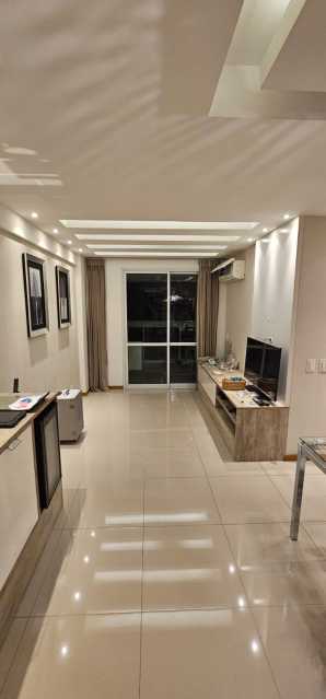 Apartamento à venda com 3 quartos, 96m² - Foto 3