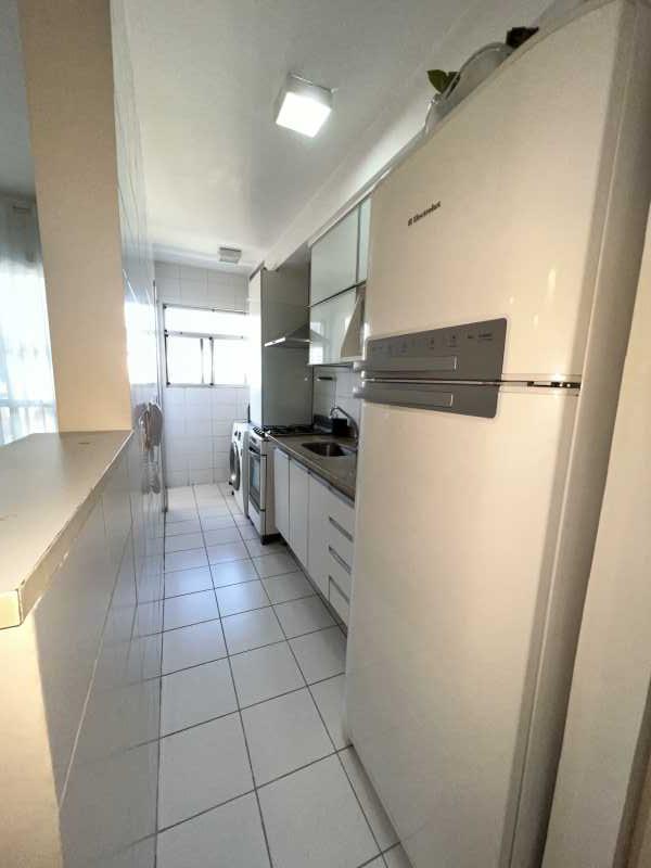 Apartamento à venda com 2 quartos, 60m² - Foto 21