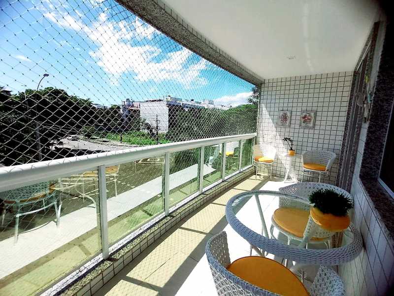 Apartamento à venda com 3 quartos, 101m² - Foto 1