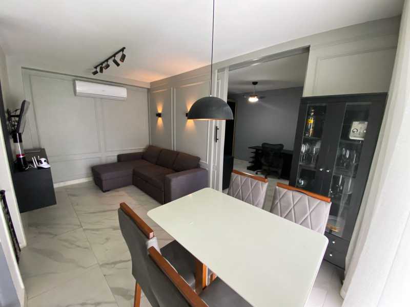 Apartamento à venda com 2 quartos, 70m² - Foto 9